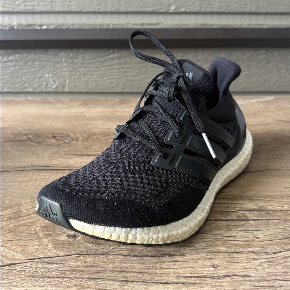 Adidas ultraboost Men's Athletic Shoes size 11 - Picture 2 of 10